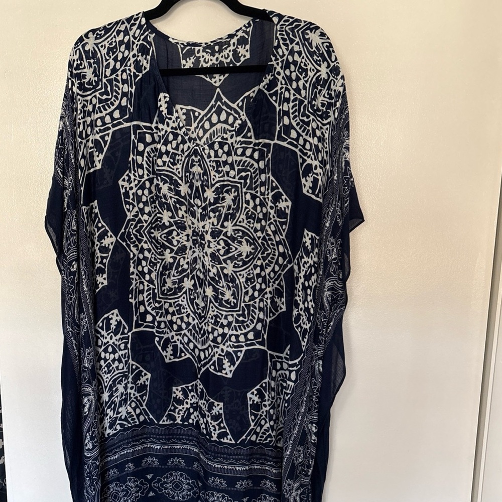 Navy & White Printed Tunic Top - Women's Casual Boho Style